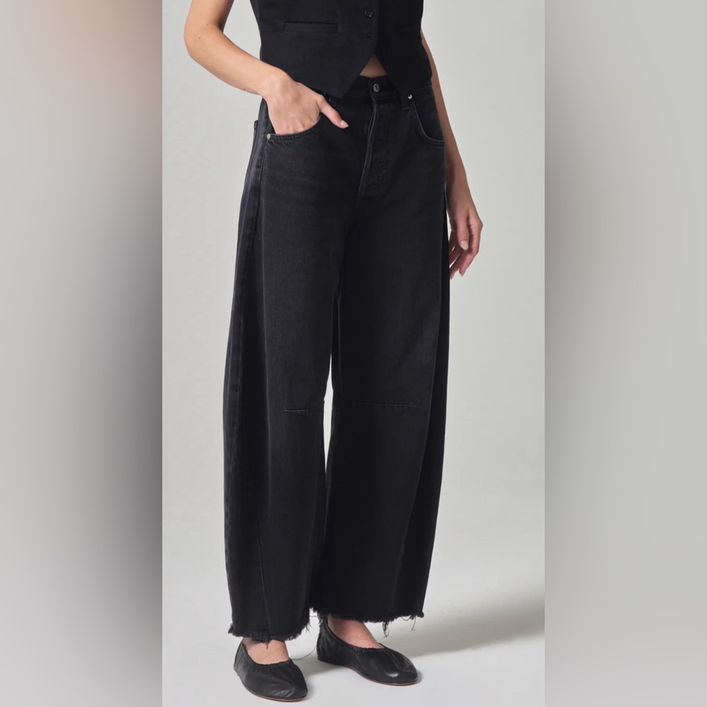 Citizens Horseshoe Jean
In Sonnet